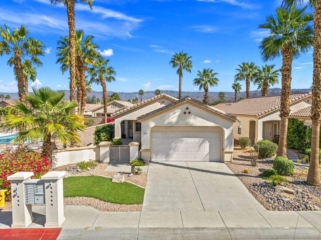 78512 Glastonbury Way, Palm Desert
