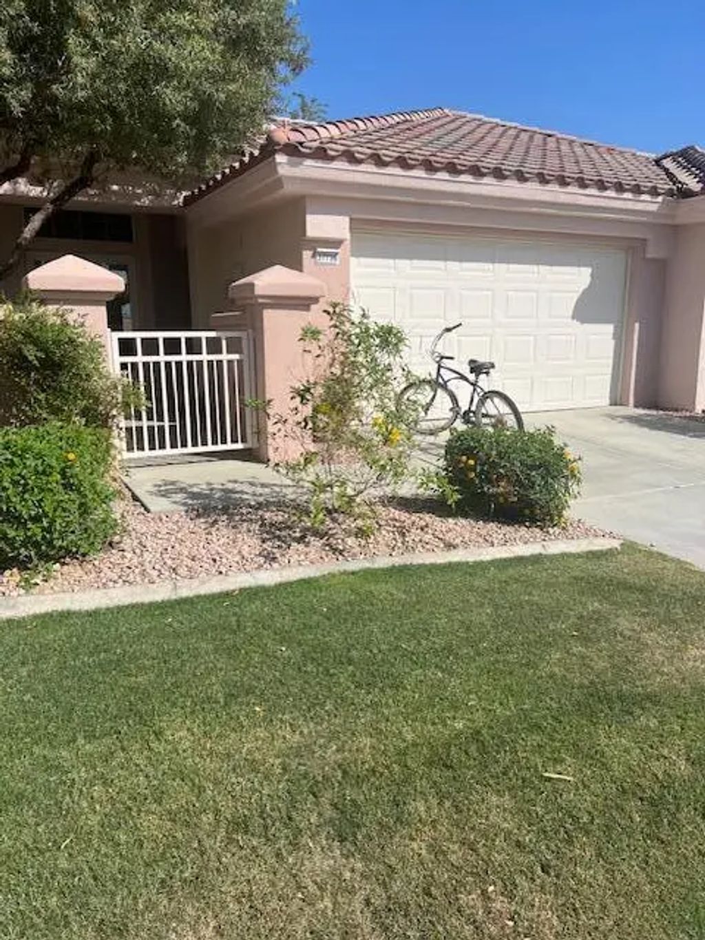37736 Breeze Way, Palm Desert