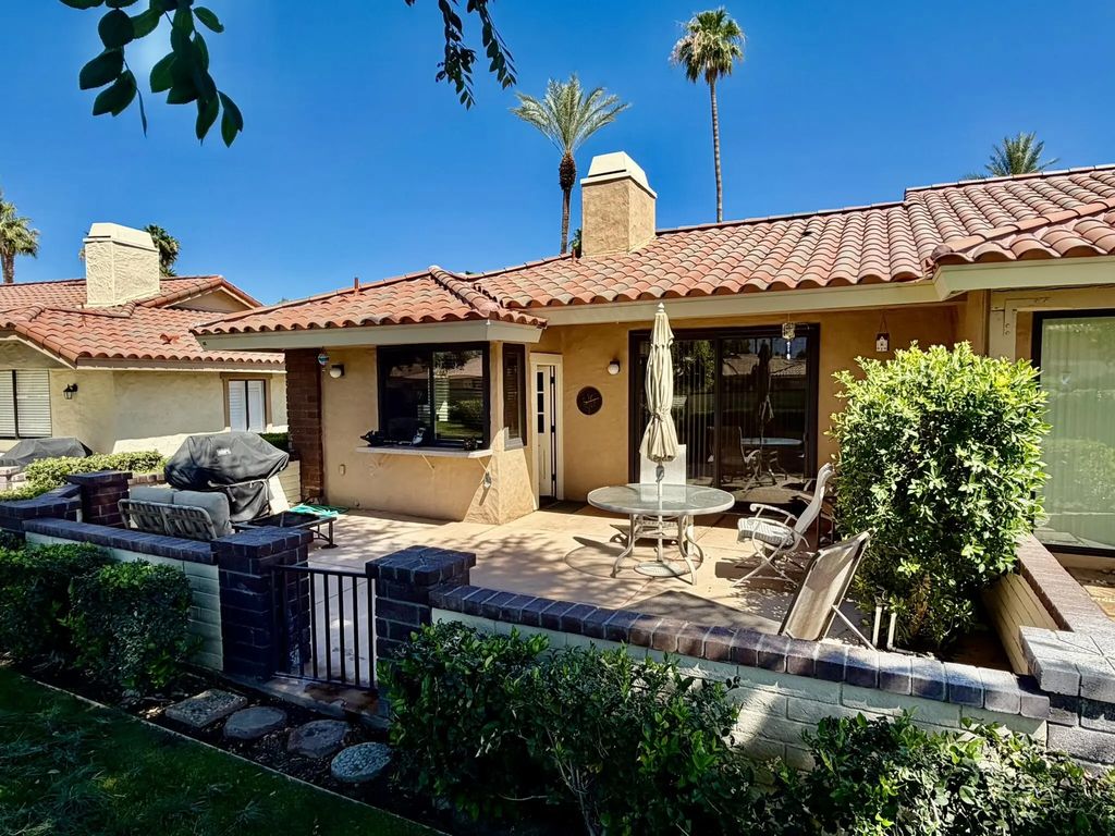 311 Villena Way, Palm Desert