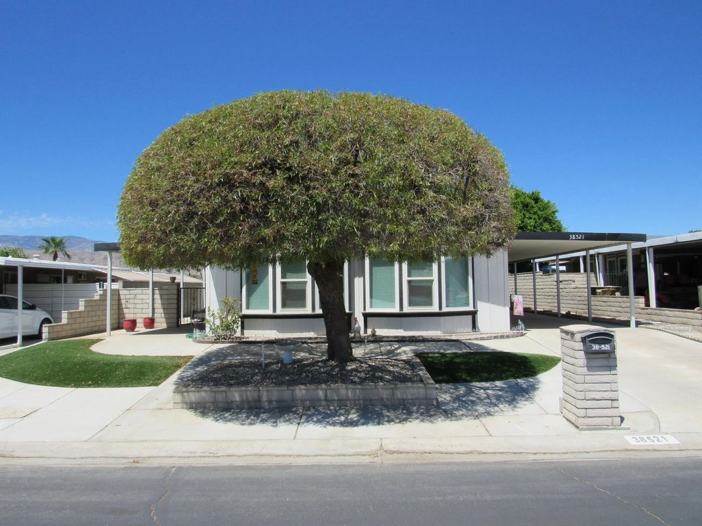 38521 Commons Valley Drive, Palm Desert