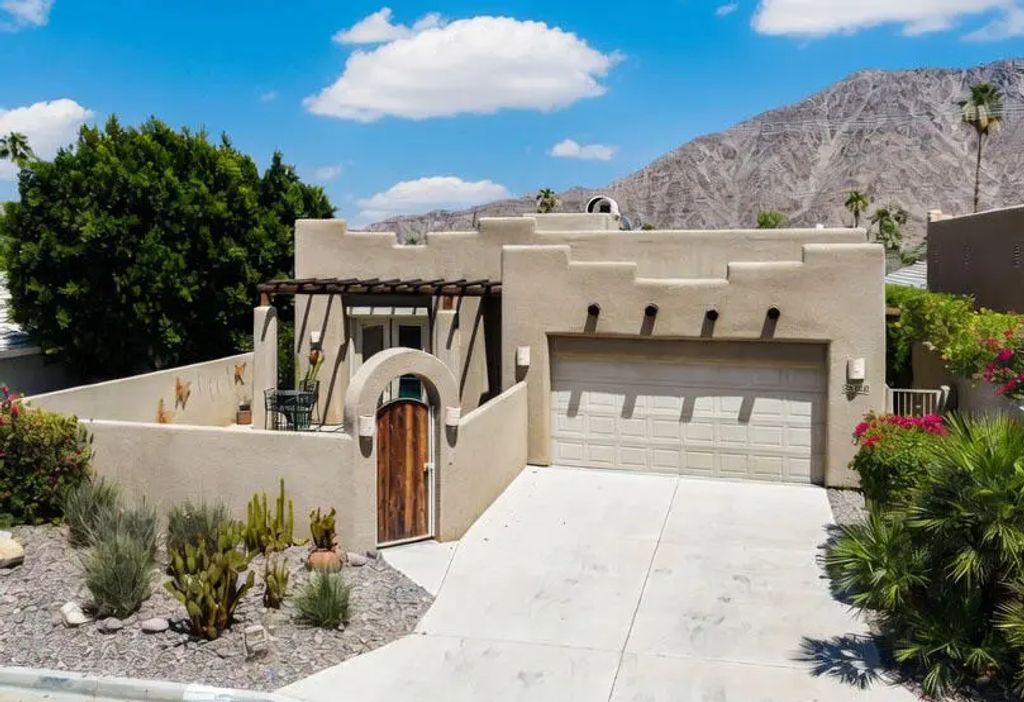 53380 Avenida Obregon, La Quinta