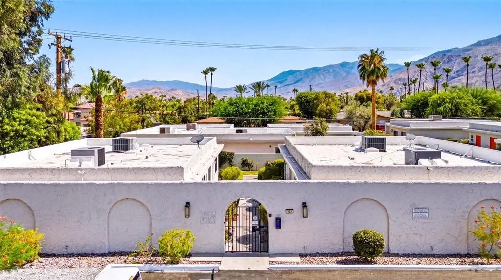 835 Vista Chino E 4, Palm Springs