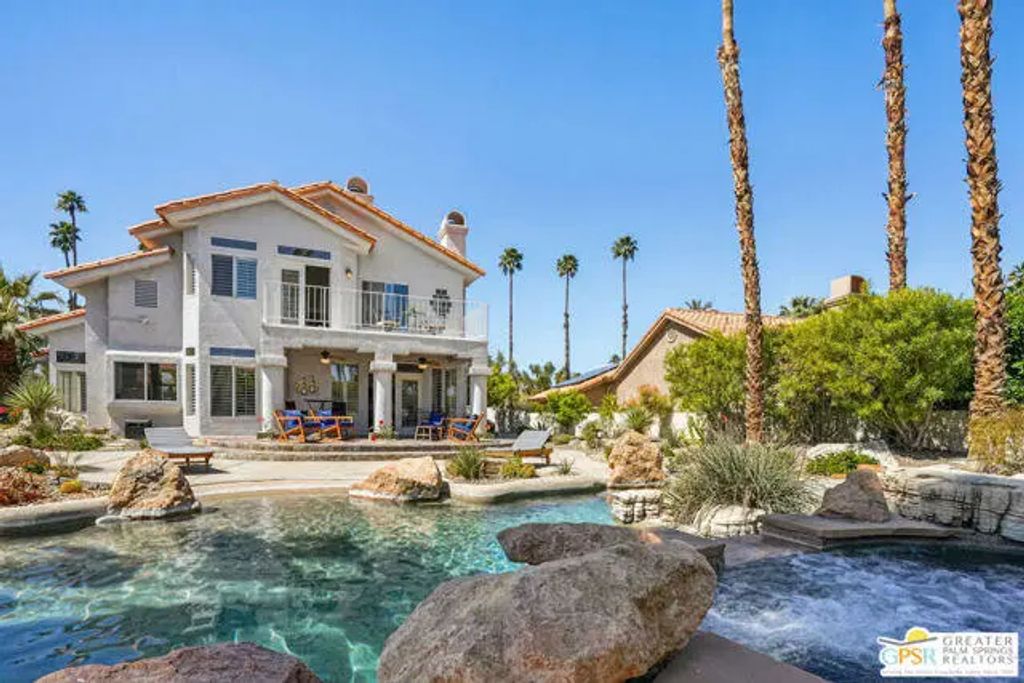 364 Oakmont Drive, Palm Desert