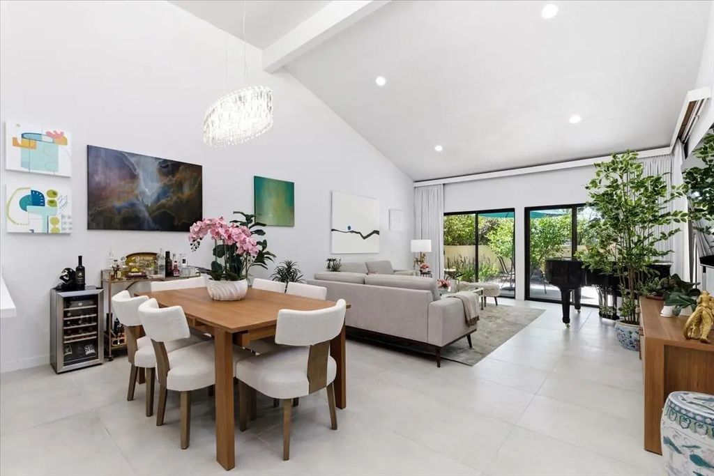 200 Racquet Club Road E 18, Palm Springs