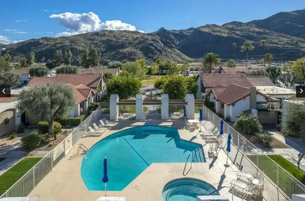 2366 Miramonte Circle E A, Palm Springs