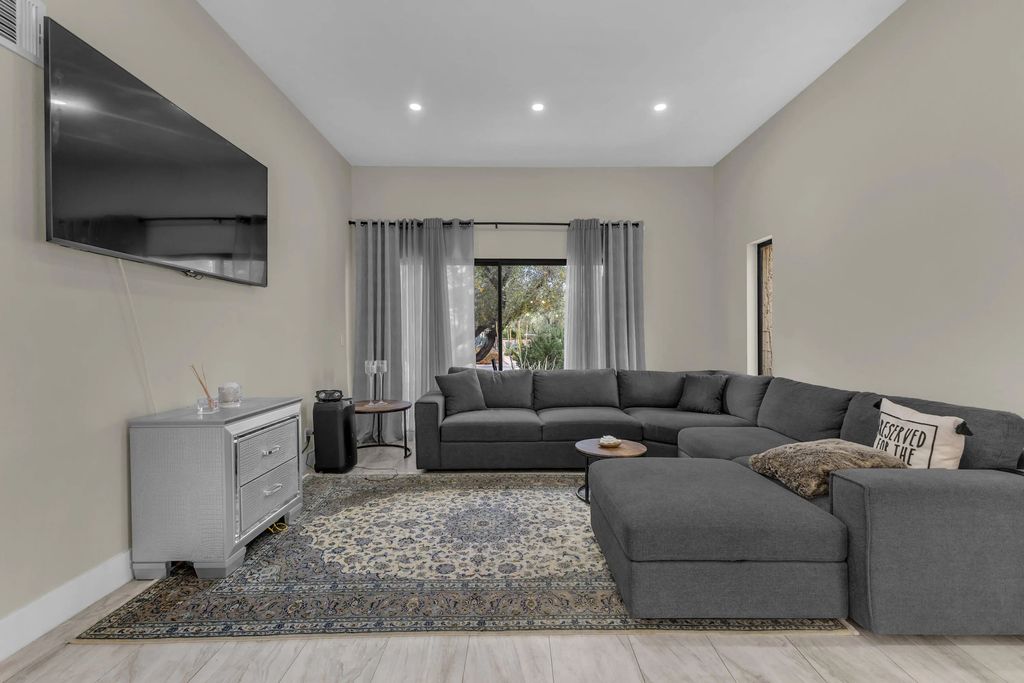 5803 Los Santos Drive 19, Palm Springs
