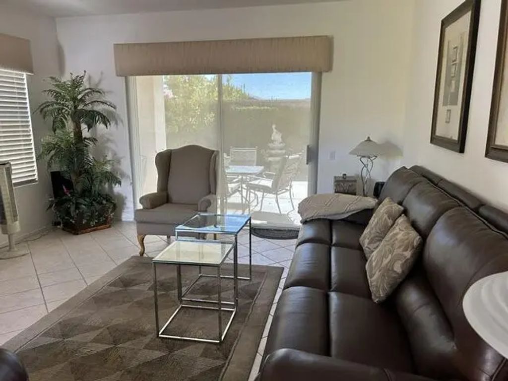 39830 Somerset Avenue, Palm Desert