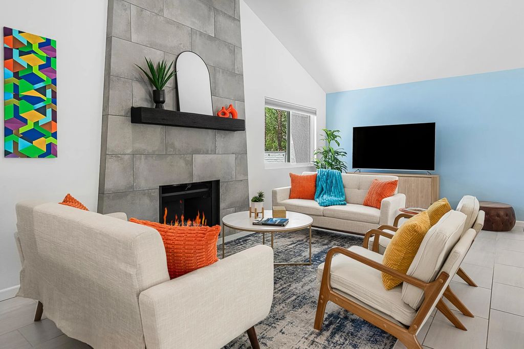 1110 Vista Chino E, Palm Springs
