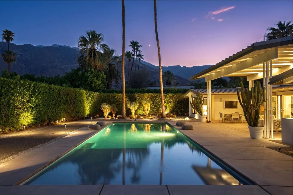 241 Camino Norte, Palm Springs