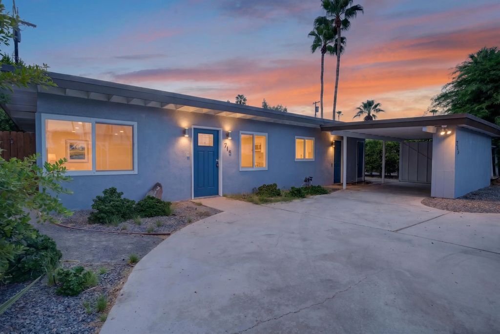715 Sunrise Way N, Palm Springs