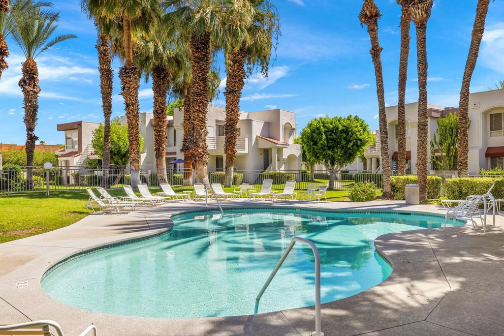 401 El Cielo Road S 228, Palm Springs