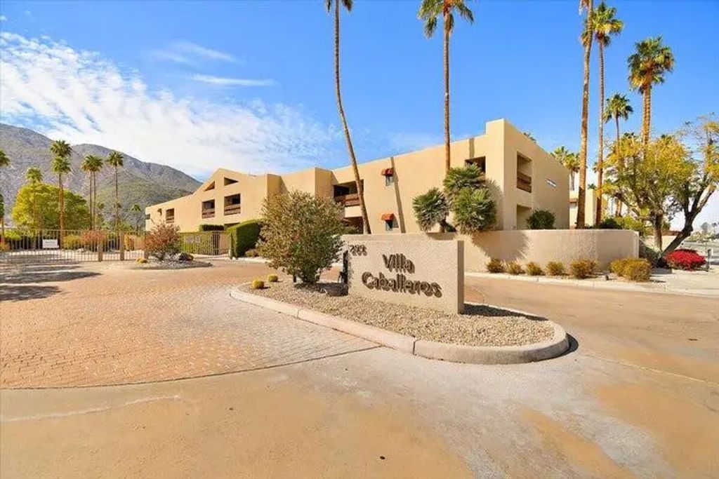 255 Avenida Caballeros S 305, Palm Springs