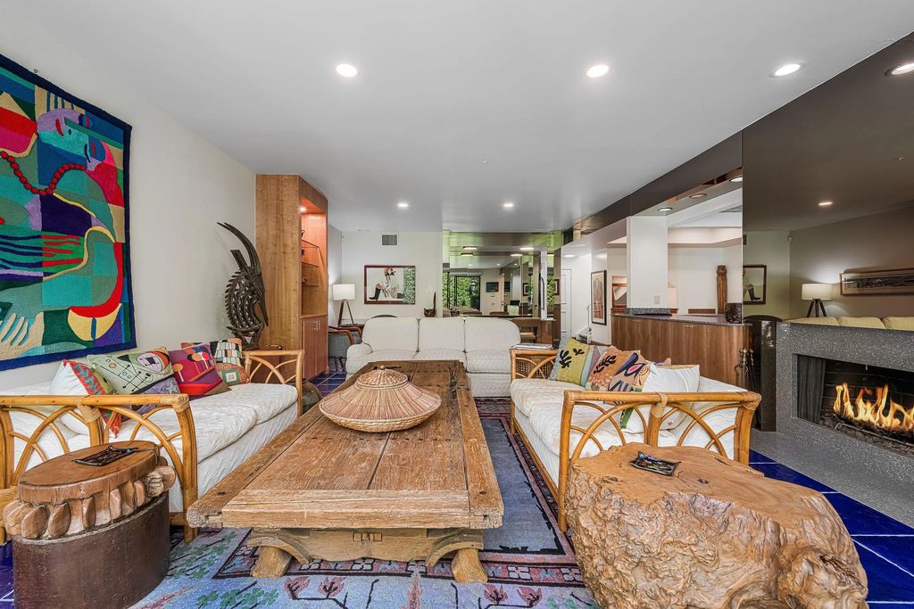 572 Arenas Road W 2, Palm Springs