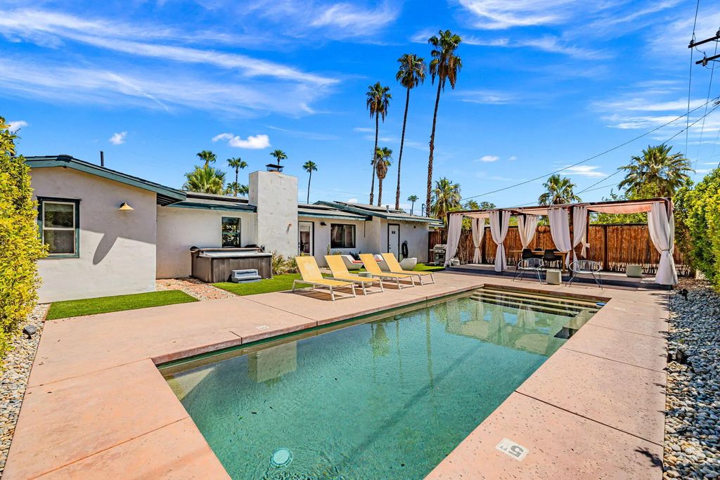 745 Sunny Dunes Road E, Palm Springs