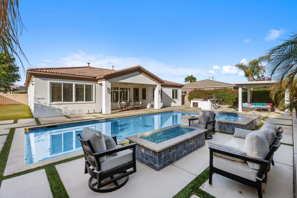 105 Rubino Court, Palm Desert