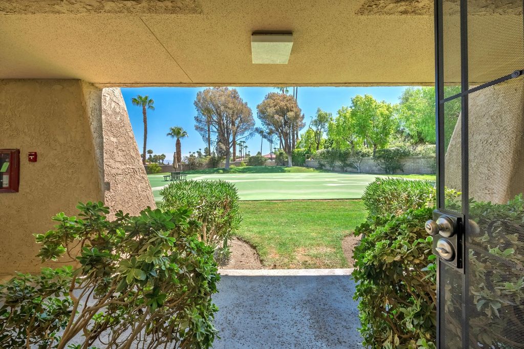 2810 Arcadia Court N A-115, Palm Springs