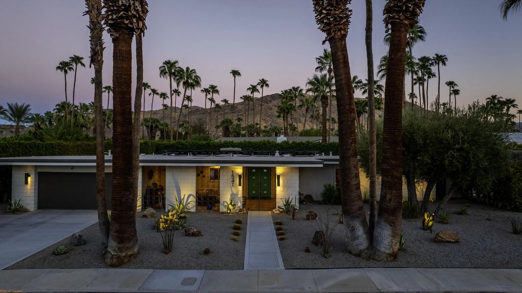 1541 Madrona Drive E, Palm Springs