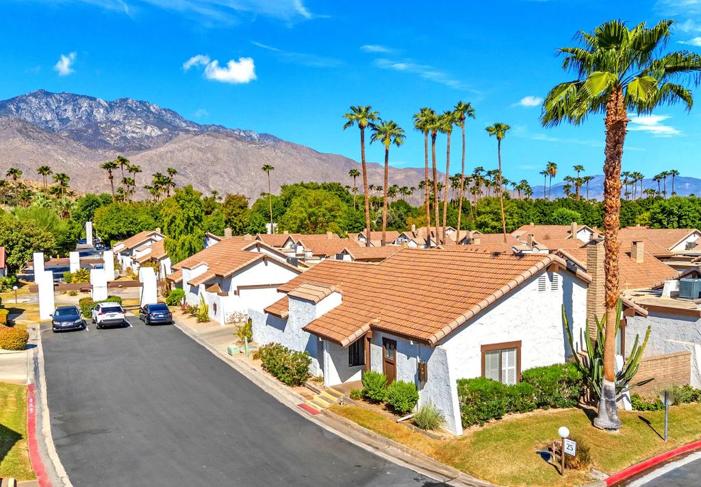 2467 Miramonte Circle A, Palm Springs