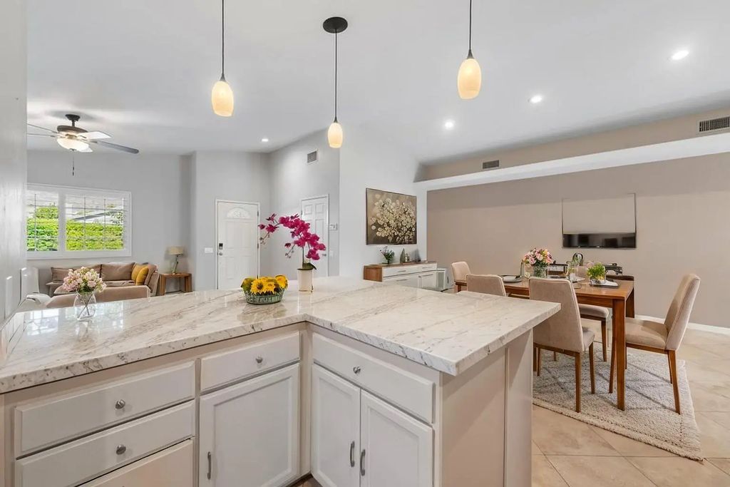 52580 Avenida Navarro, La Quinta