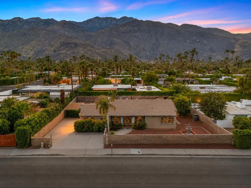 1145 Sunrise Way S, Palm Springs