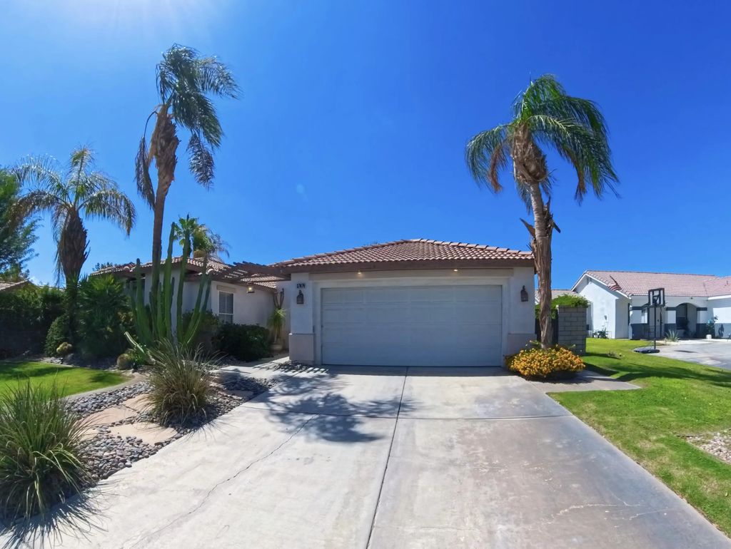 37879 Hollister Drive, Palm Desert