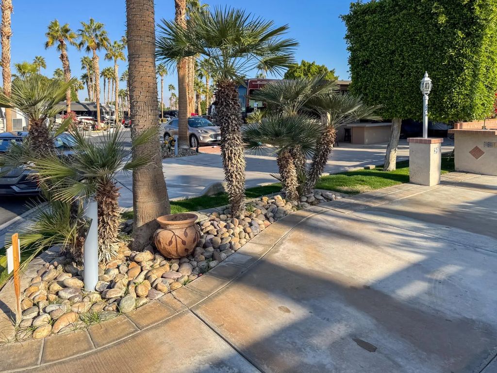 80394 Ave 48 65, Indio