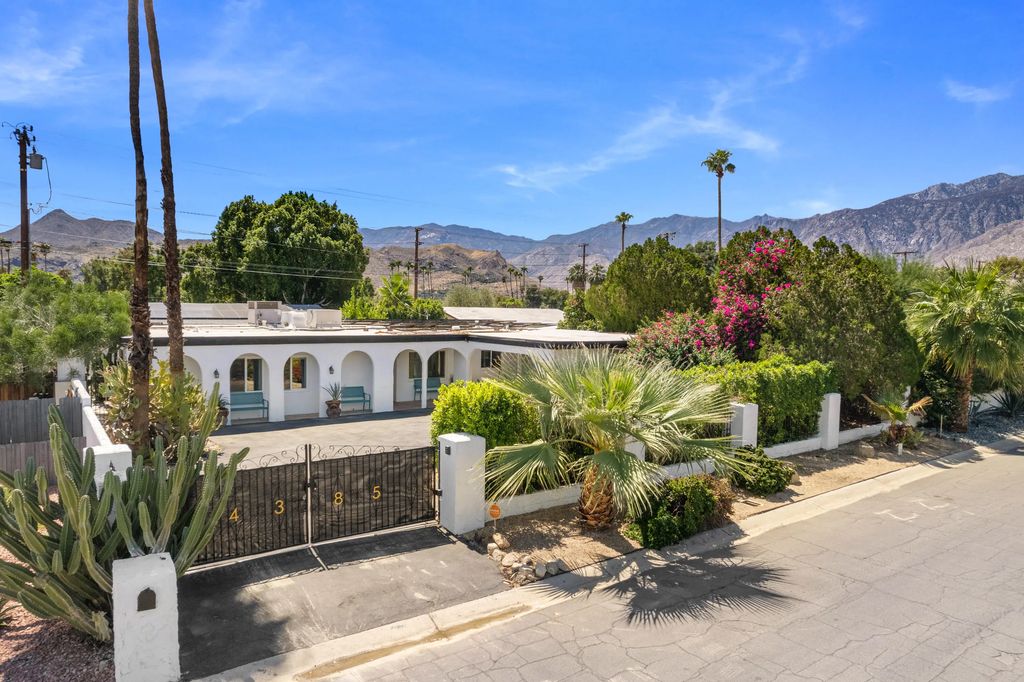 4385 Paseo Caroleta E, Palm Springs
