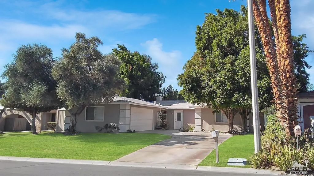 43351 Virginia Avenue, Palm Desert