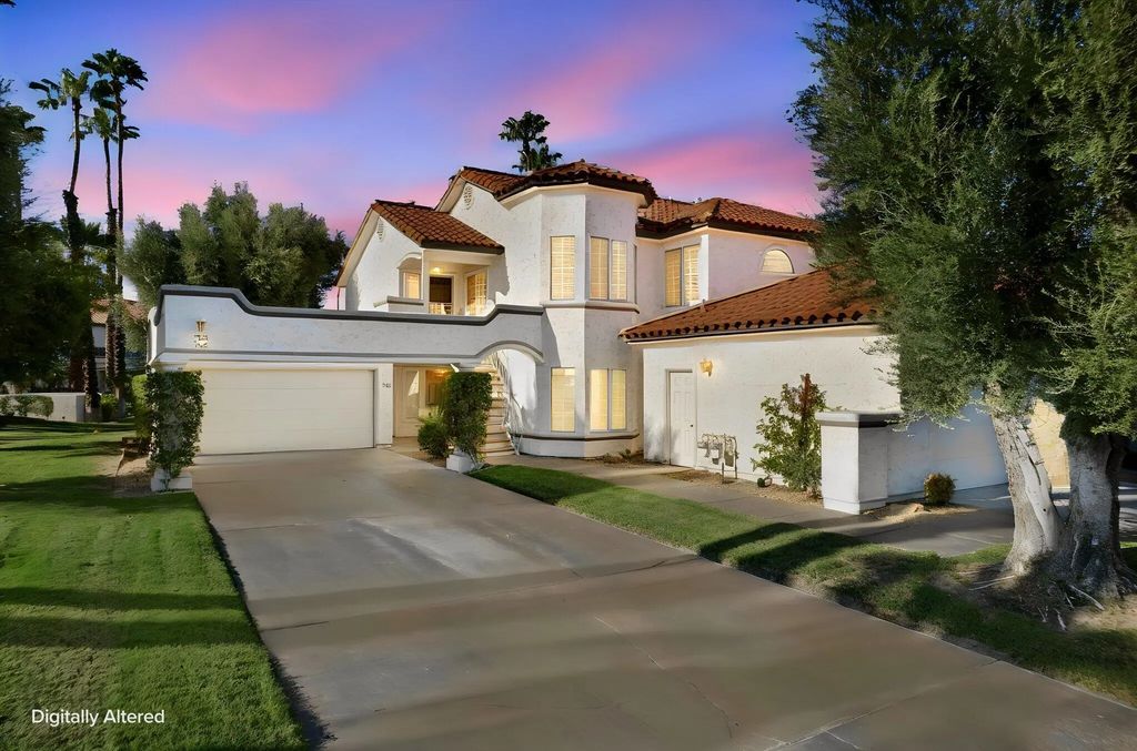 704 Vista Lago, Palm Desert