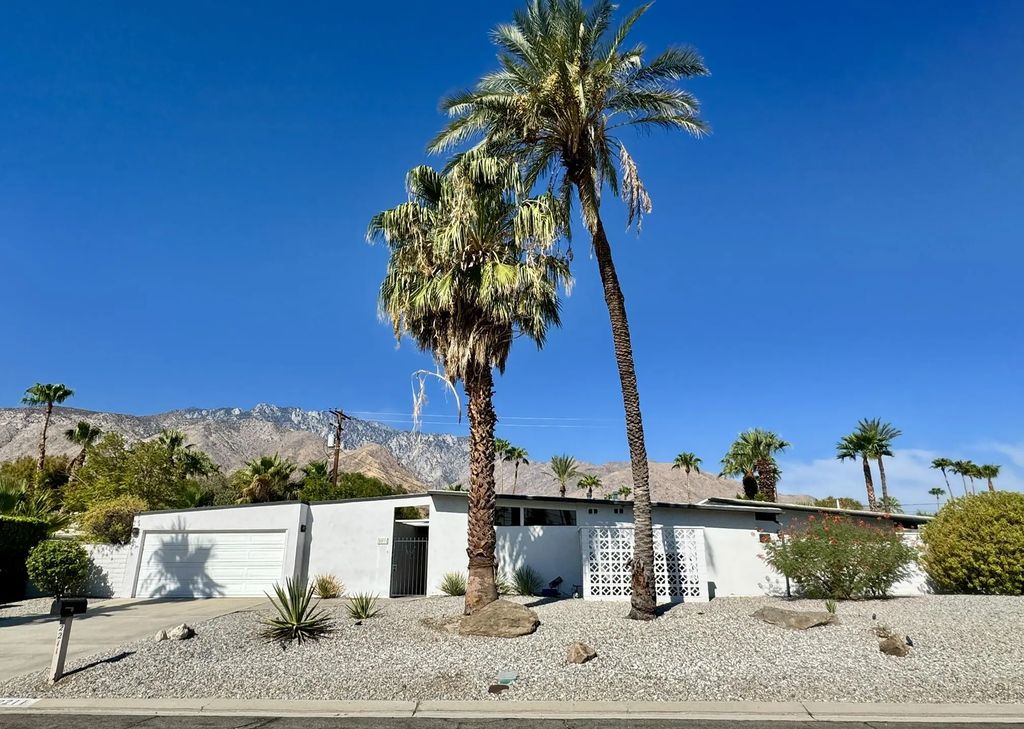 2211 Starr Road N, Palm Springs