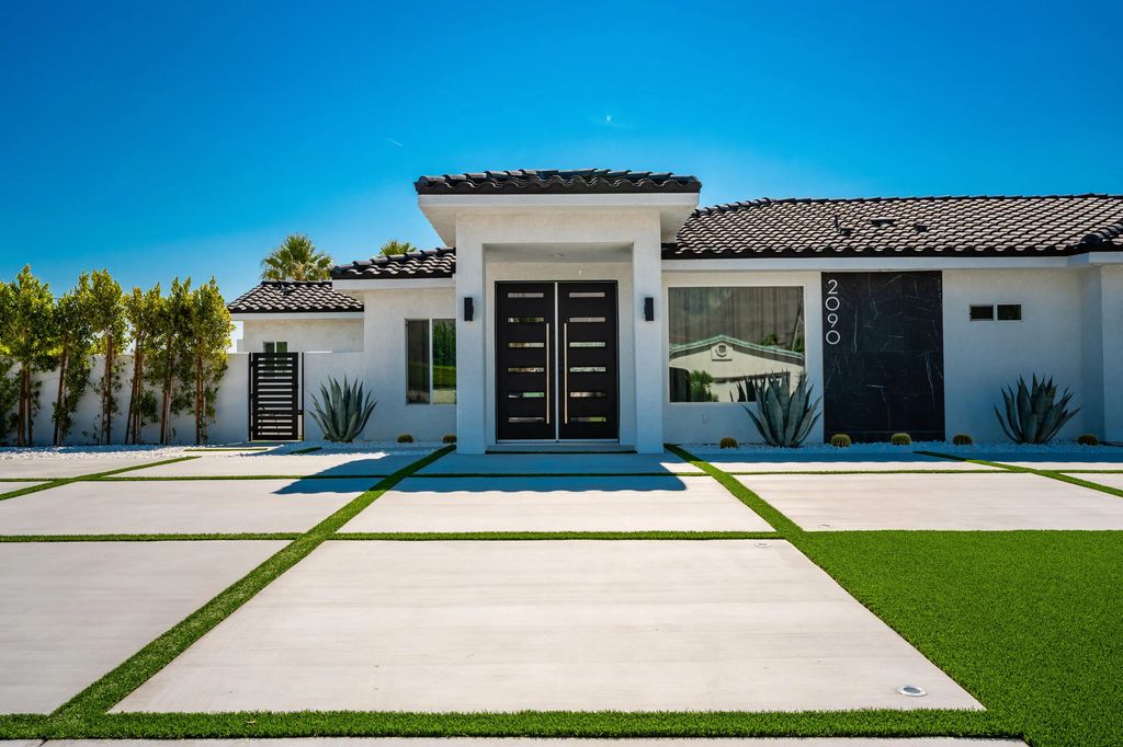 2090 Nicola Road W, Palm Springs