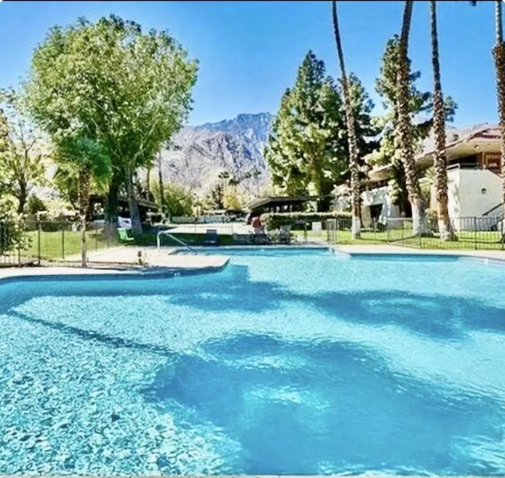 2857 Los Felices Road N 107, Palm Springs