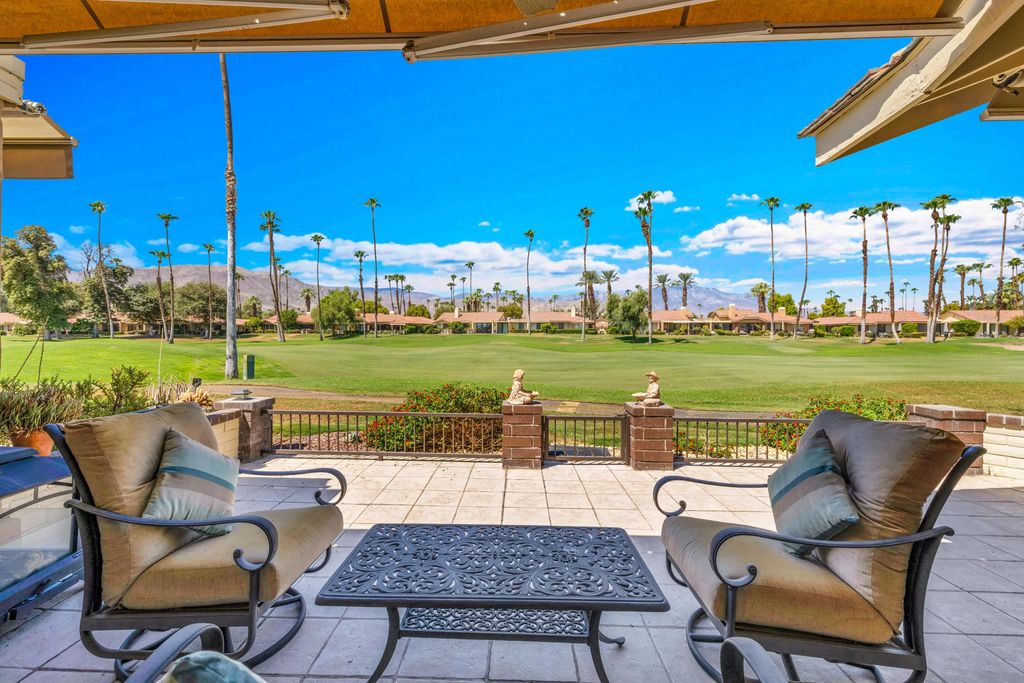 371 Gran Via, Palm Desert