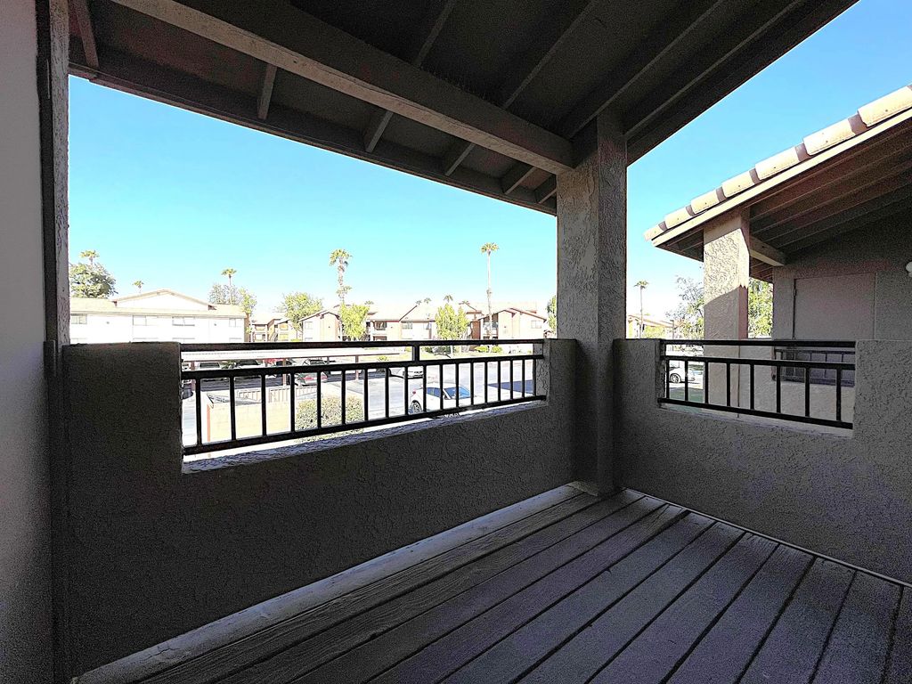 78650 Avenue 42 1606, Indio