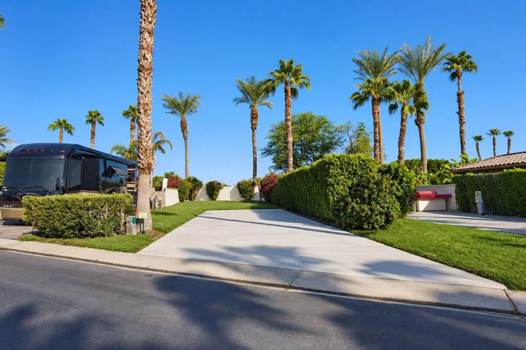 80501 Avenue 48 297, Indio