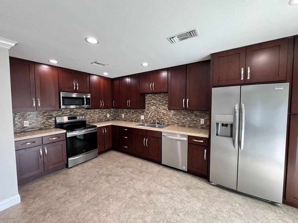 43376 Cook Street 204, Palm Desert