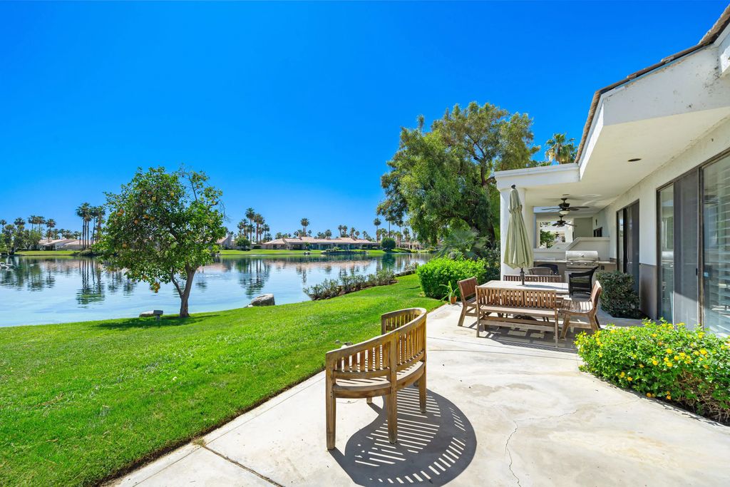 54940 Inverness Way, La Quinta