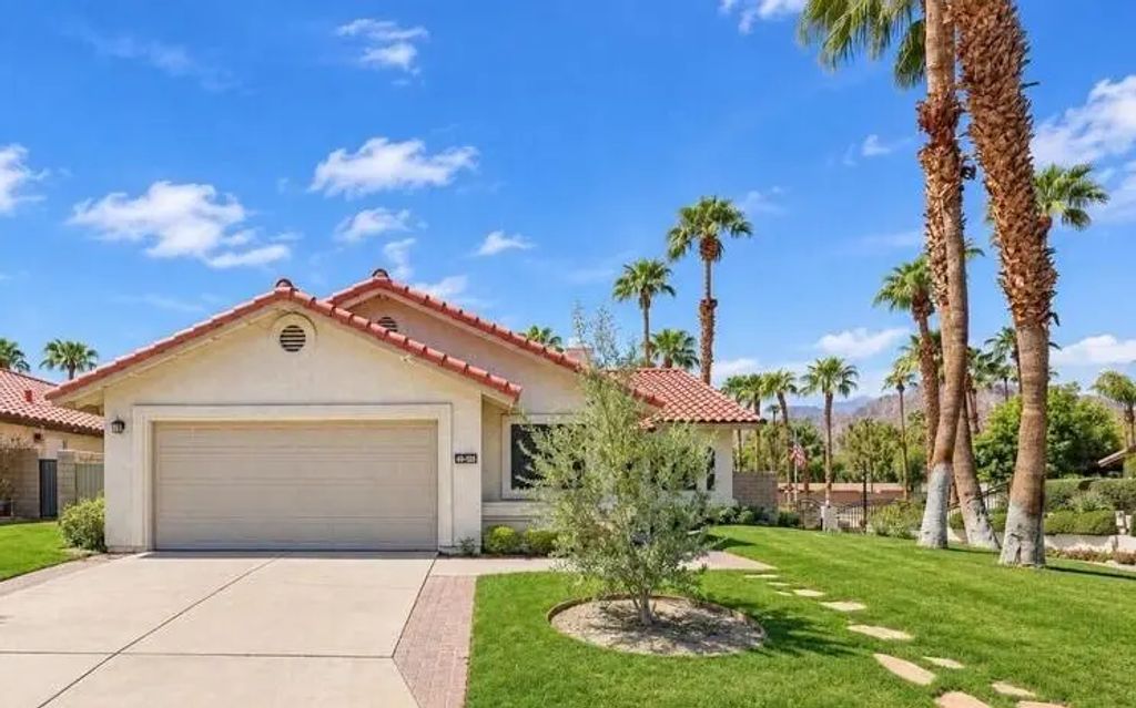 49185 Balada Court, La Quinta