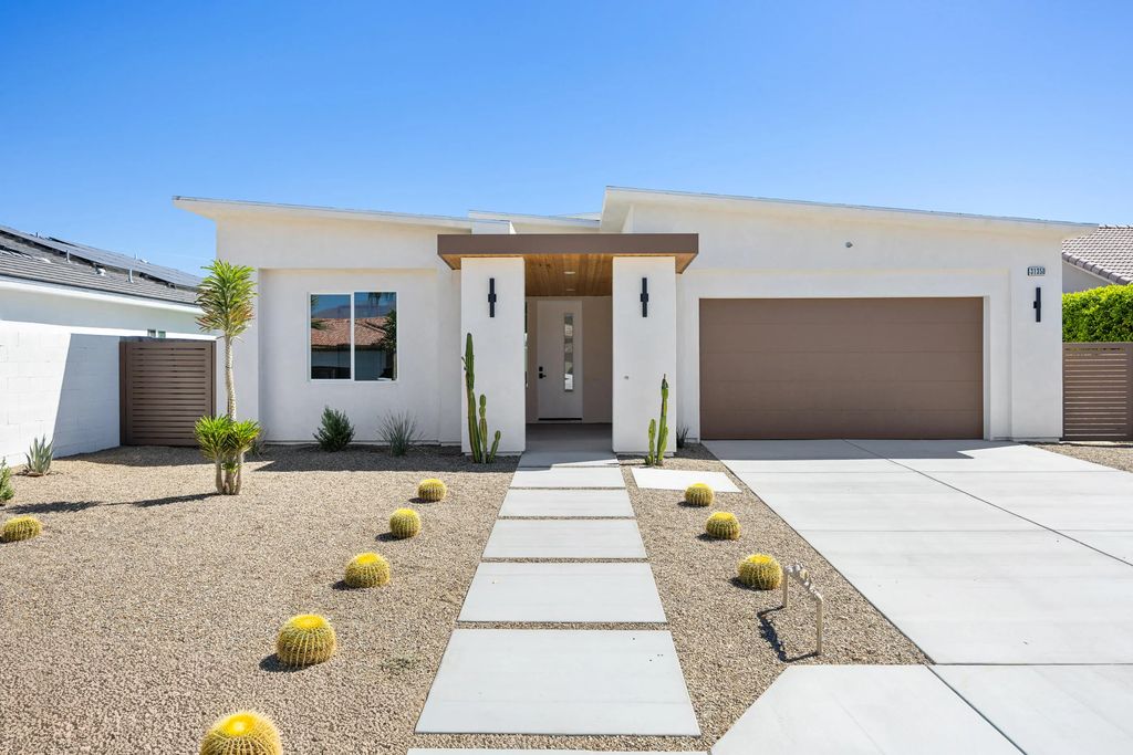 31350 Avenida Del Padre, Cathedral City