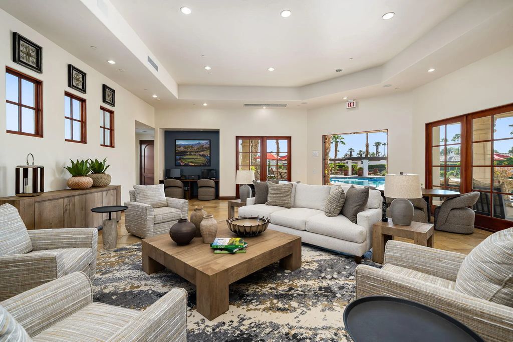 54125 Residence Clb Drive W 22-02, La Quinta