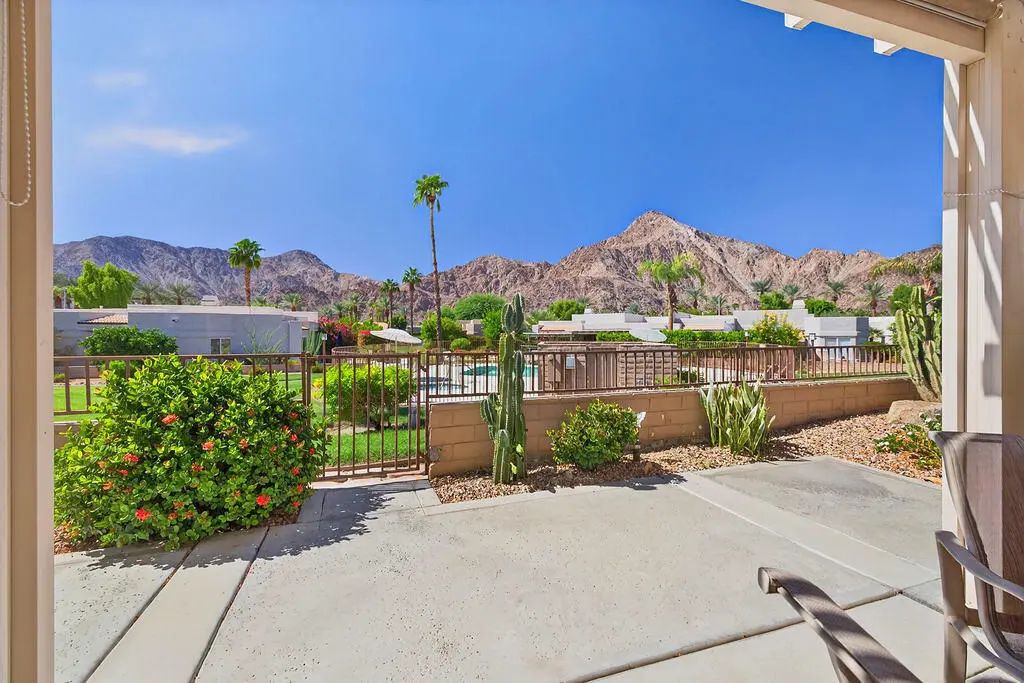 48528 Via Amistad, La Quinta