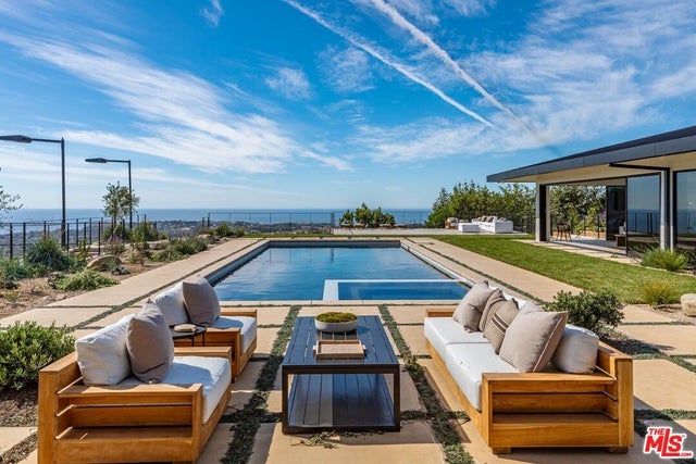 5837 Murphy Way, MALIBU