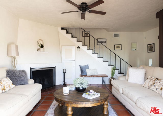 2041 Glencoe Way, LOS ANGELES