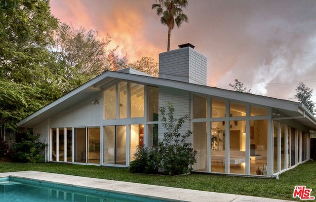 8515 Allenwood Rd, LOS ANGELES