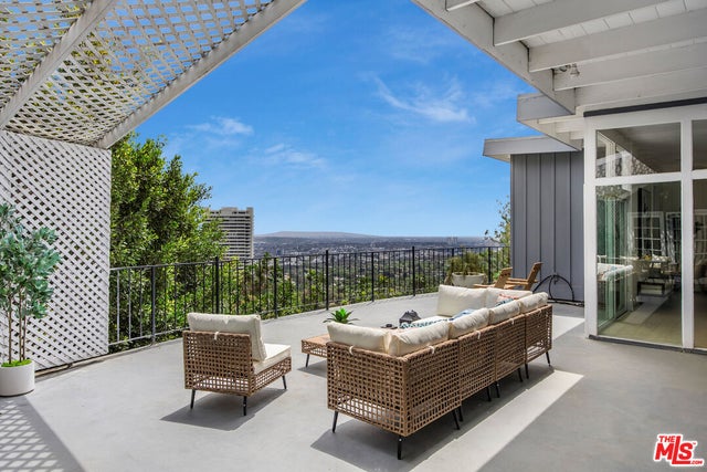 9400 Sierra Mar Dr, LOS ANGELES