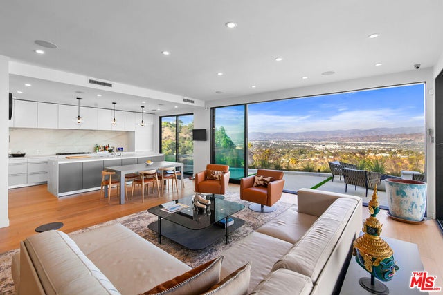 8545 Charl Ln, LOS ANGELES