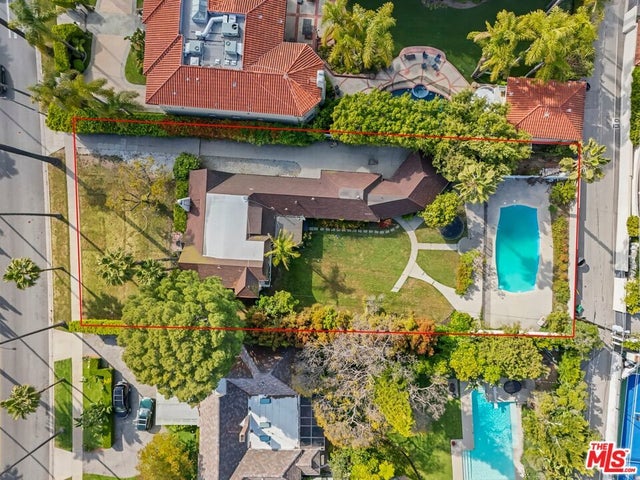 626 N Canon Dr, BEVERLY HILLS