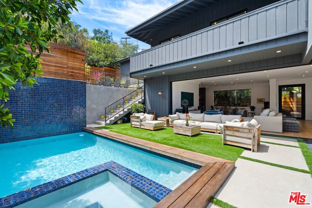 1919 Pinehurst Rd, LOS ANGELES