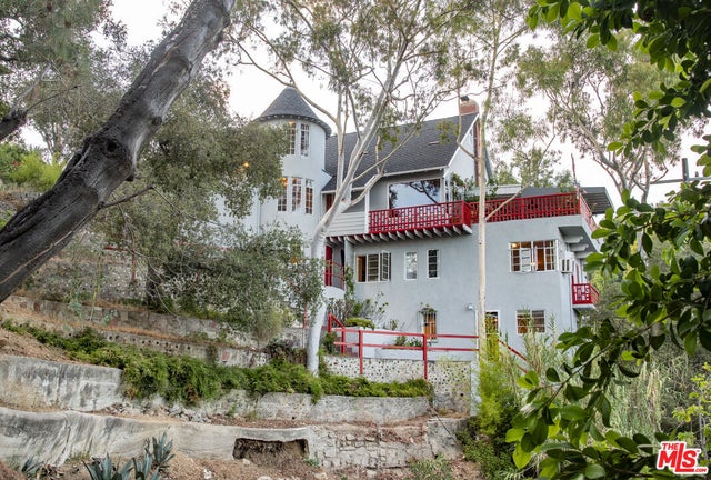 2882 Belden Dr, LOS ANGELES