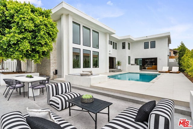 2380 Venus Dr, LOS ANGELES